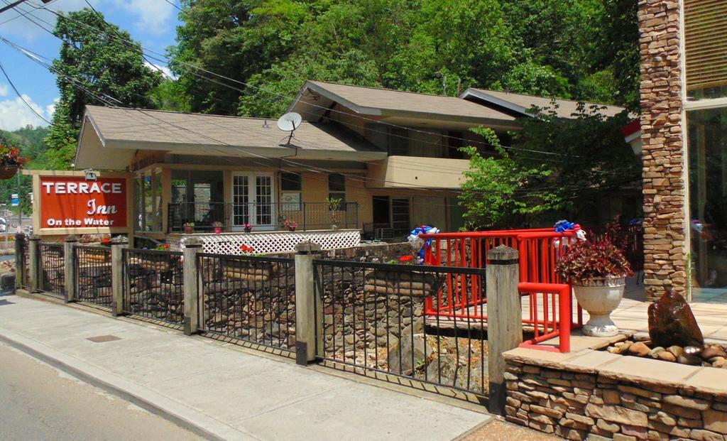 Terrace Inn On The Water Gatlinburg Bagian luar foto