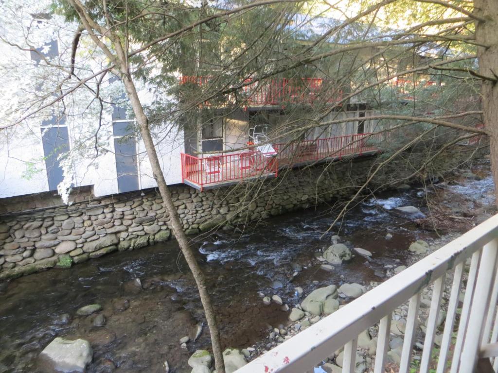 Terrace Inn On The Water Gatlinburg Bagian luar foto
